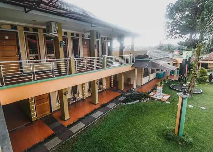 RedDoorz Plus At Megamendung Puncak Bogor
